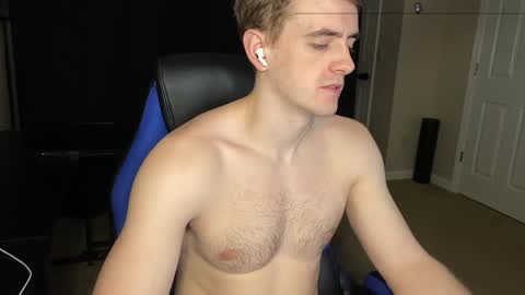 Snapshot of misterblanco chatting on December 9, 6:45 am BLAUNCOE online show from December 9, 6:45 am