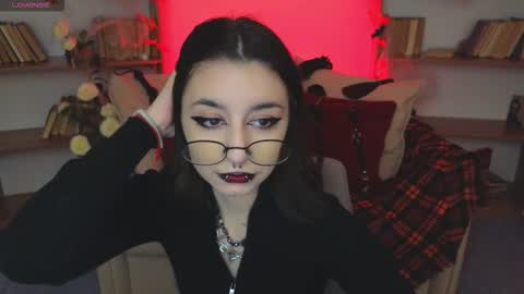 Marcelline online show from October 18, 9:21 am