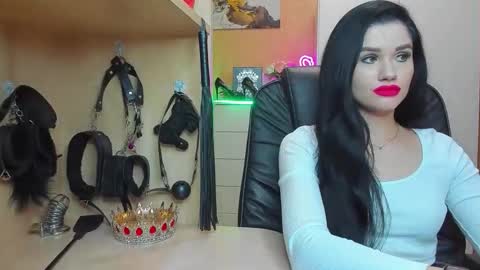 Mistress Kristi online show from September 21, 8:10 pm