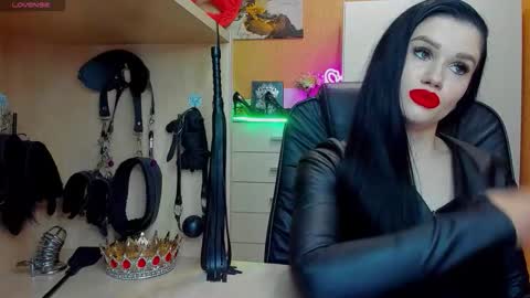 Mistress Kristi online show from May 13, 7:33 pm
