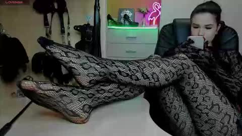 Mistress Kristi online show from June 9, 6:30 pm