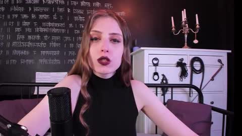 Snapshot of mistress_marlene chatting on September 20, 7:20 am Mistress Marlene online show from September 20, 7:20 am