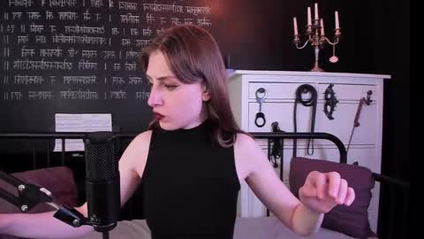 Snapshot of mistress_marlene chatting on September 21, 7:21 am Mistress Marlene online show from September 21, 7:21 am