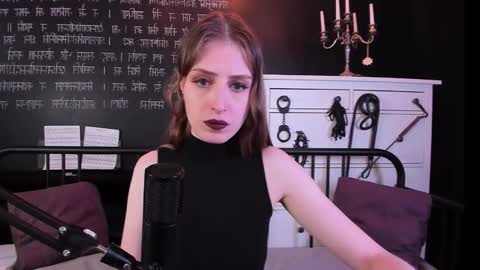 Snapshot of mistress_marlene chatting on September 25, 7:01 am Mistress Marlene online show from September 25, 7:01 am