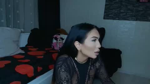 Snapshot of mistress_meryem chatting on May 24, 10:15 pm mistress_meryem online show from May 24, 10:15 pm