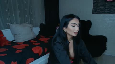 Snapshot of mistress_meryem chatting on June 7, 8:12 pm mistress_meryem online show from June 7, 8:12 pm