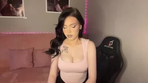 Snapshot of mistress_of_hearts chatting on September 18, 6:26 am Mia online show from September 18, 6:26 am