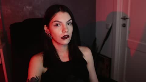 Snapshot of mistress_rochelle chatting on December 1, 4:40 pm Miss Rochelle online show from December 1, 4:40 pm
