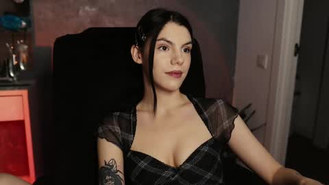 Snapshot of mistress_rochelle chatting on February 22, 5:57 pm Miss Rochelle online show from February 22, 5:57 pm