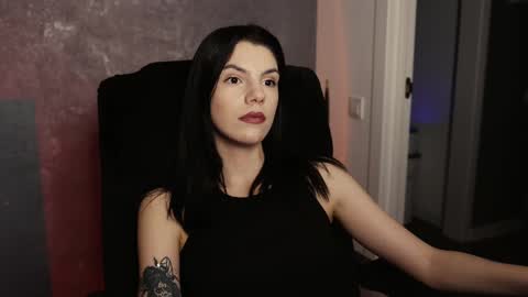 Snapshot of mistress_rochelle chatting on February 25, 7:03 pm Miss Rochelle online show from February 25, 7:03 pm