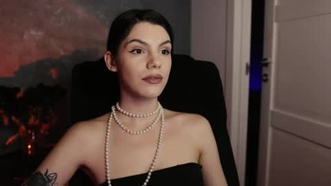 Snapshot of mistress_rochelle chatting on March 4, 10:16 pm Miss Rochelle online show from March 4, 10:16 pm