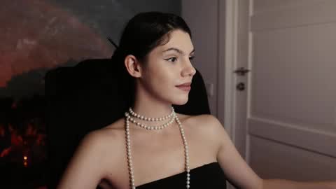 Snapshot of mistress_rochelle chatting on March 5, 1:21 am Miss Rochelle online show from March 5, 1:21 am