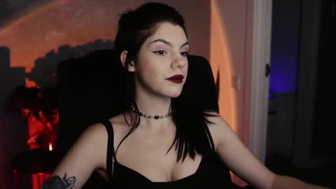 Snapshot of mistress_rochelle chatting on March 5, 10:10 pm Miss Rochelle online show from March 5, 10:10 pm