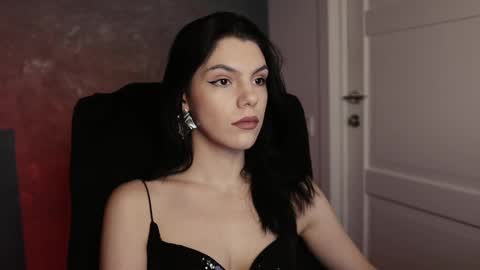 Snapshot of mistress_rochelle chatting on March 6, 11:42 pm Miss Rochelle online show from March 6, 11:42 pm