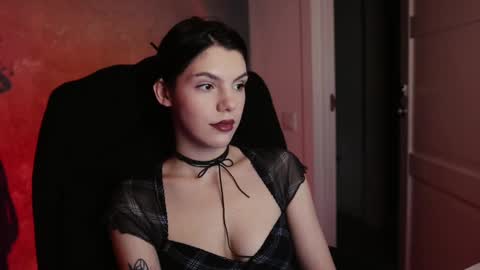 Snapshot of mistress_rochelle chatting on March 9, 10:19 pm Miss Rochelle online show from March 9, 10:19 pm