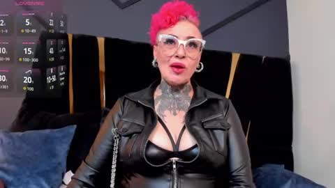 Snapshot of mistress_sandy chatting on June 8, 9:26 pm Sandy Mistress online show from June 8, 9:26 pm