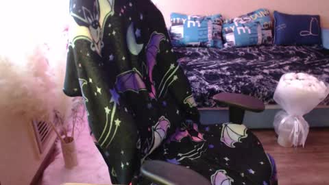 Miss Bailey online show from March 8, 1:14 pm