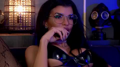 Snapshot of mistresselenia chatting on October 18, 1:12 pm Elenia online show from October 18, 1:12 pm