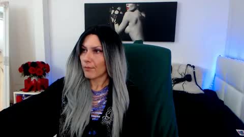 MistressEvelyn  online show from December 2, 5:15 am