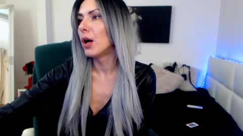MistressEvelyn  online show from December 4, 5:44 pm