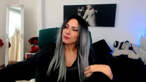 MistressEvelyn  online show from December 5, 3:59 am