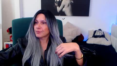 MistressEvelyn  online show from December 9, 2:06 pm