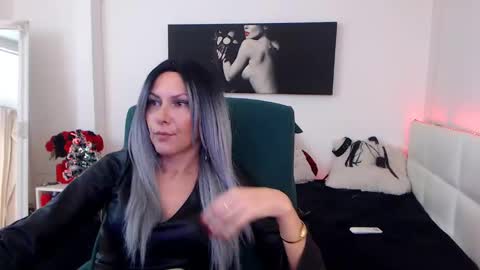 MistressEvelyn  online show from December 10, 6:44 am