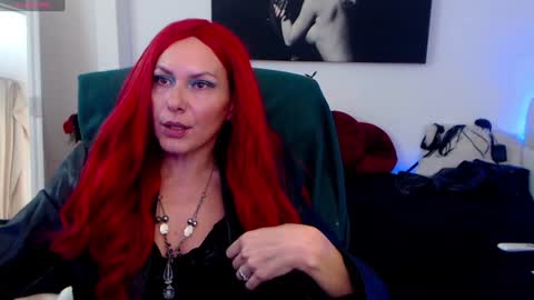 MistressEvelyn  online show from December 13, 5:38 am