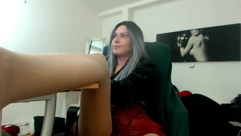 MistressEvelyn  online show from December 15, 12:17 pm