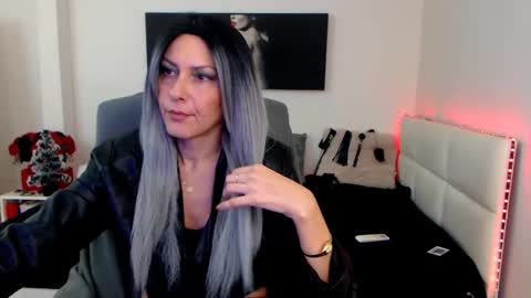 MistressEvelyn  online show from December 23, 6:11 am