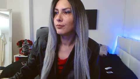 MistressEvelyn  online show from January 9, 5:34 am