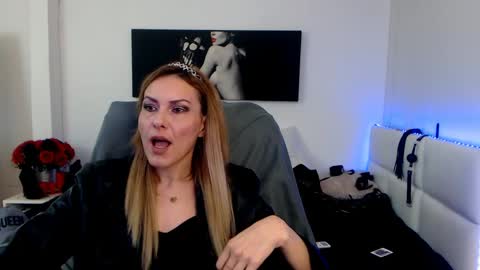 MistressEvelyn  online show from February 2, 6:15 am