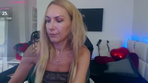 MistressEvelyn  online show from September 13, 6:35 am