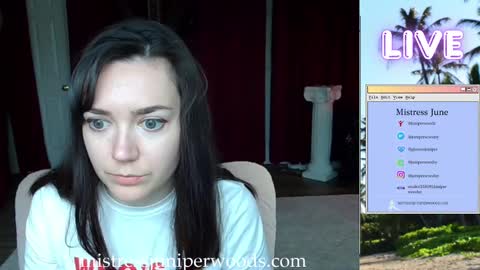 Snapshot of mistressjuniper chatting on January 31, 7:34 pm Mistress June online show from January 31, 7:34 pm