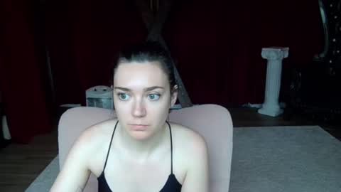 Snapshot of mistressjuniper chatting on February 5, 8:35 pm Mistress June online show from February 5, 8:35 pm