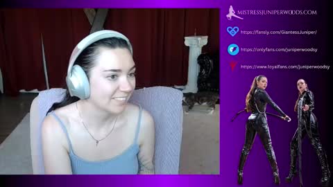 Snapshot of mistressjuniper chatting on March 4, 6:58 pm Mistress June online show from March 4, 6:58 pm