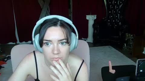 Snapshot of mistressjuniper chatting on March 30, 4:41 pm Mistress June online show from March 30, 4:41 pm