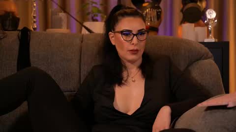 Snapshot of mistresskellykent chatting on October 28, 12:36 am Mistress Kelly online show from October 28, 12:36 am