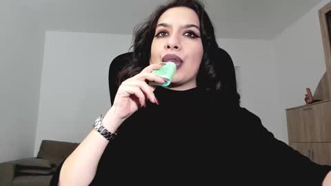 YourGoddessM online show from December 6, 2:38 pm