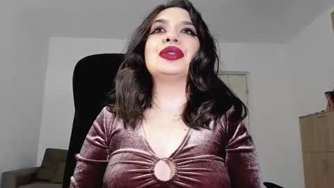 YourGoddessM online show from February 27, 6:18 am