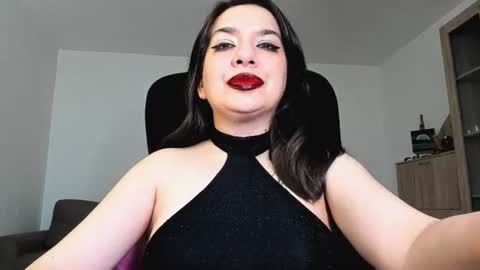 YourGoddessM online show from July 5, 11:01 pm