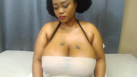 Snapshot of mistressofmelons chatting on July 16, 6:52 am MistressOfMelons online show from July 16, 6:52 am