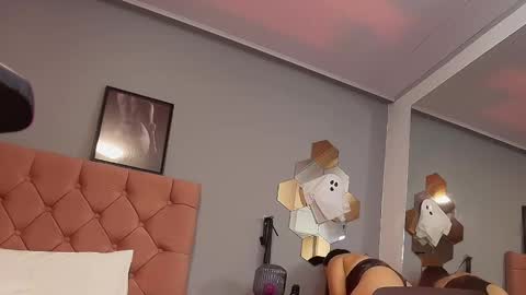 Scarlet online show from November 2, 6:43 pm