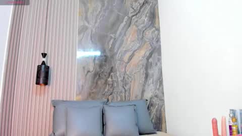 mistt_miaa online show from October 17, 6:43 pm