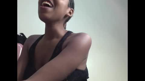 misty_shee online show from May 17, 10:17 pm