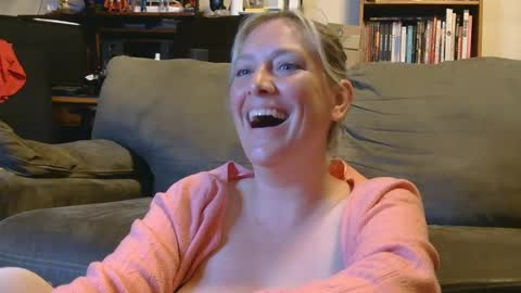 Misty Mountains online show from June 15, 2:47 am
