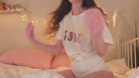 Snapshot of mita_mp4 chatting on December 30, 10:43 am Mita online show from December 30, 10:43 am