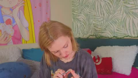 alice online show from September 25, 1:59 pm