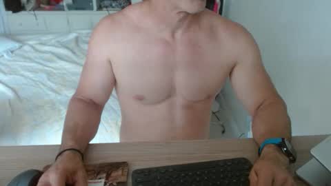 Snapshot of mitcheli chatting on March 10, 3:50 pm Onlyfans online show from March 10, 3:50 pm