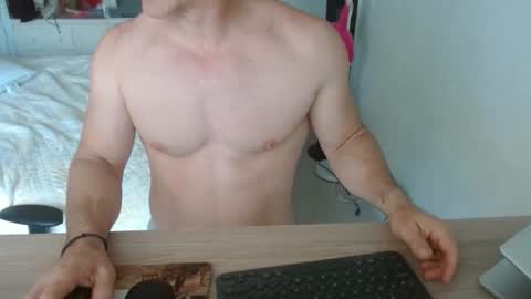 Snapshot of mitcheli chatting on March 11, 2:34 pm Onlyfans online show from March 11, 2:34 pm